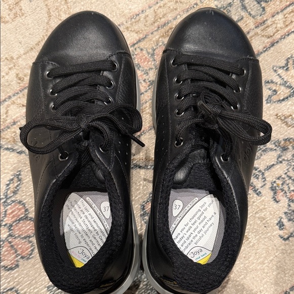 Women’s Malibu sneakers size 6.5 black - Picture 4 of 4